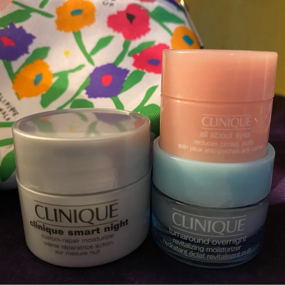 NWT Clinique Moisture Care includes all day and night care for the perfect skin - Picture 7 of 7